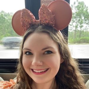 Meet your Posher, Elana